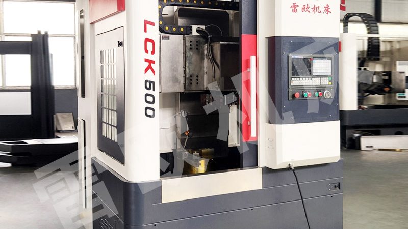 立式加工中心编程实例：FANUC系统操作解析